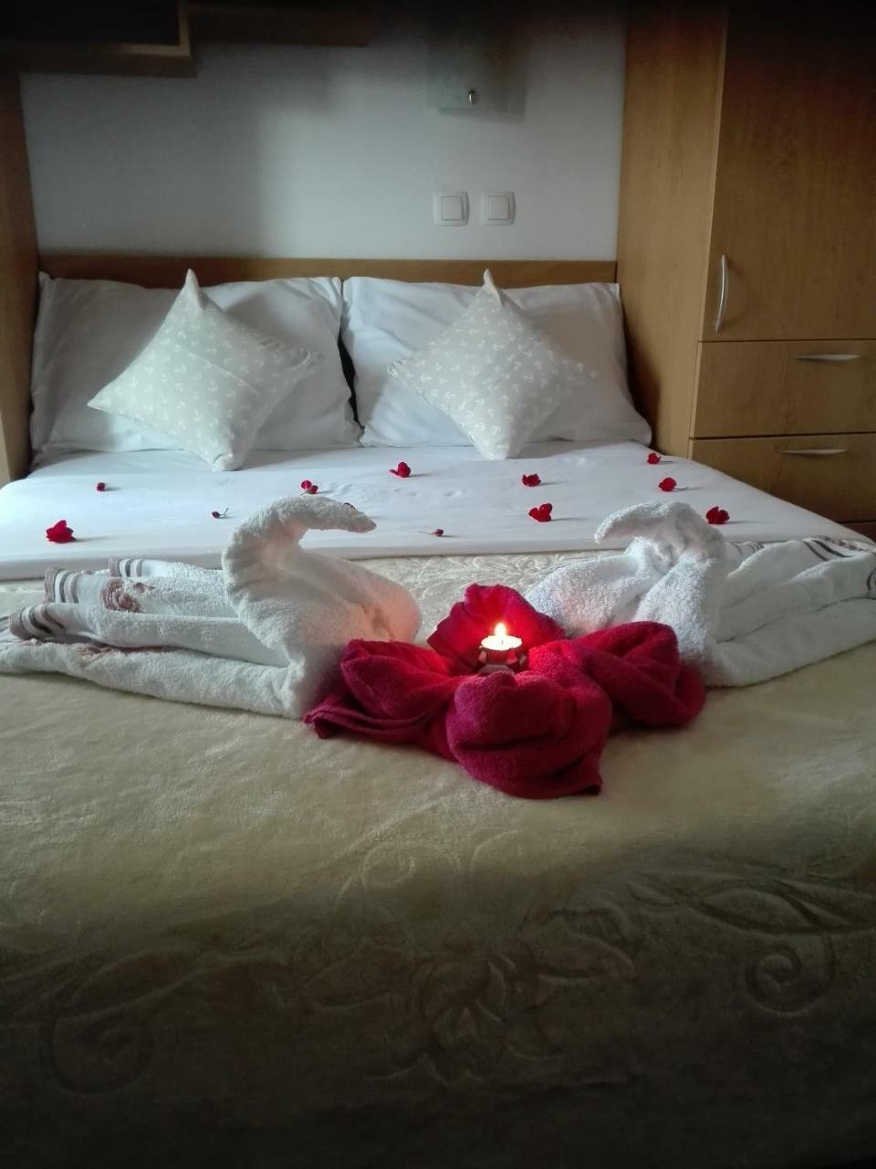 Апартаменты Apartman Bojana Стариград-Пакленица Экстерьер фото